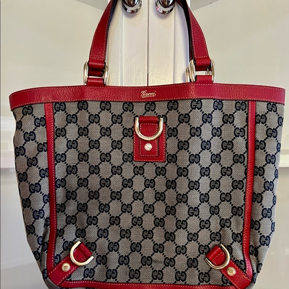 SOLD - Gucci Handbag - Picture 12 of 13